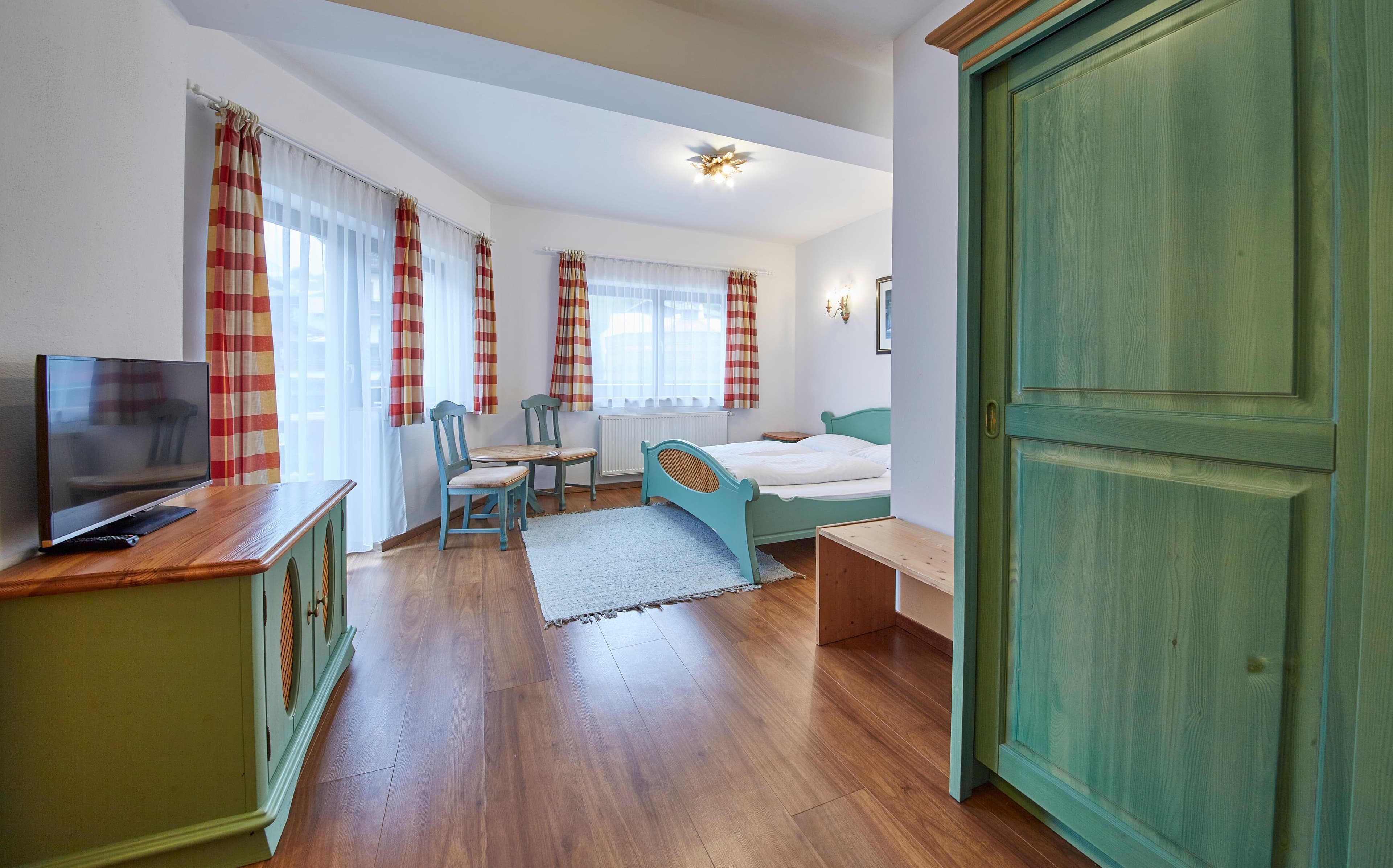 Chalet Haider Top 2 - Image 3